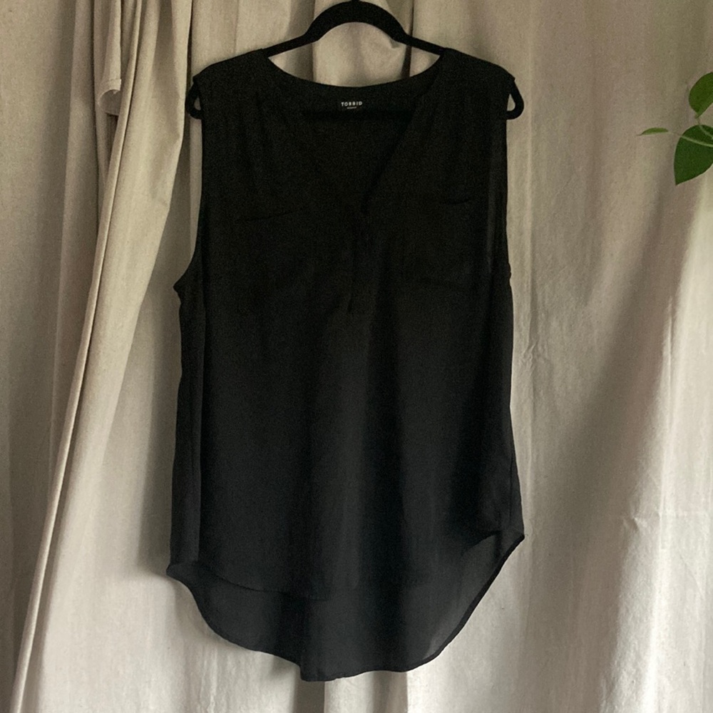 Torrid Black high-low tank-top blouse size 1